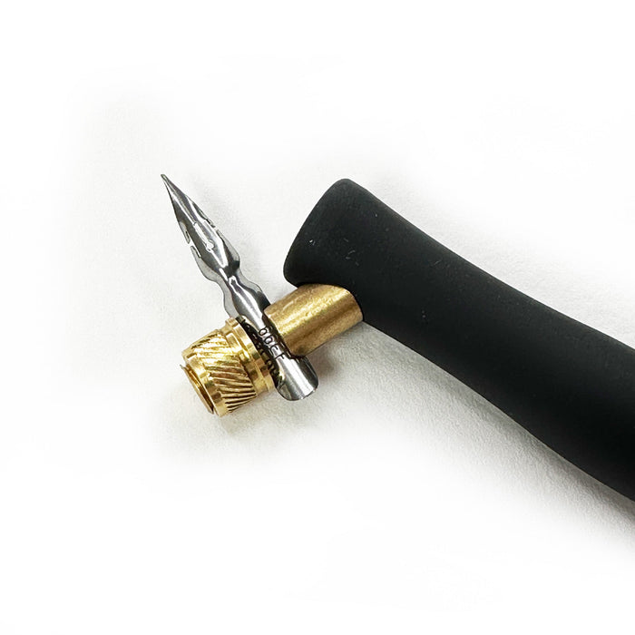 The Flourish Oblique Holder From Tom's Studio with a small nib